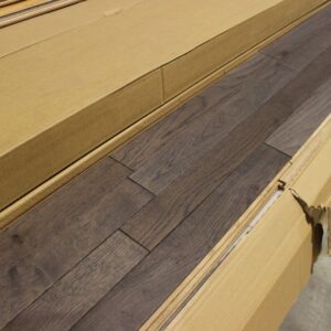 Bois Franc - Chêne rouge - Select - 2 1/4 x 3/4" - Iron - Wire Brossé