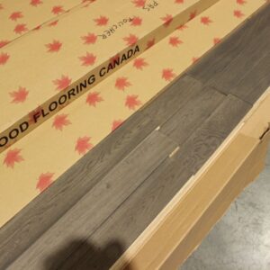 Bois Franc - Chêne rouge - Select - 3 1/2 x 3/4 - Smoke Parchment - Matt