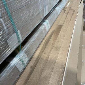 Bois Franc - Érable Argenté - 2 1/4 x 3/4" - Latte - Mat - Wickham